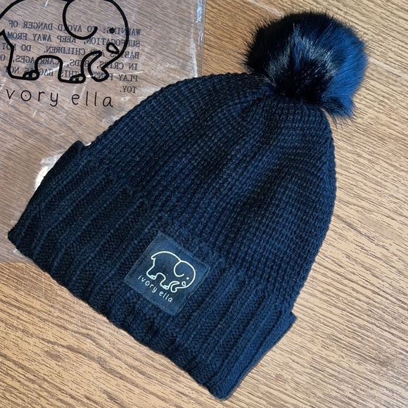 Ivory Ella Pom Pom hat • color: GREY only - Picture 3 of 7